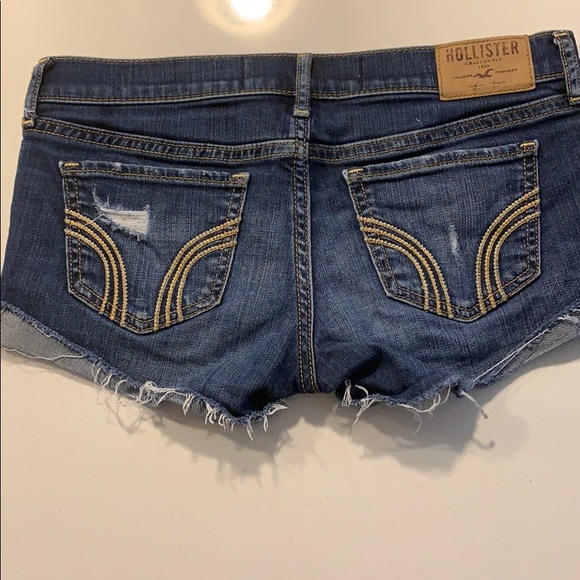 Medium-wash Cutoff Jean Shorts - Picture 2 of 5